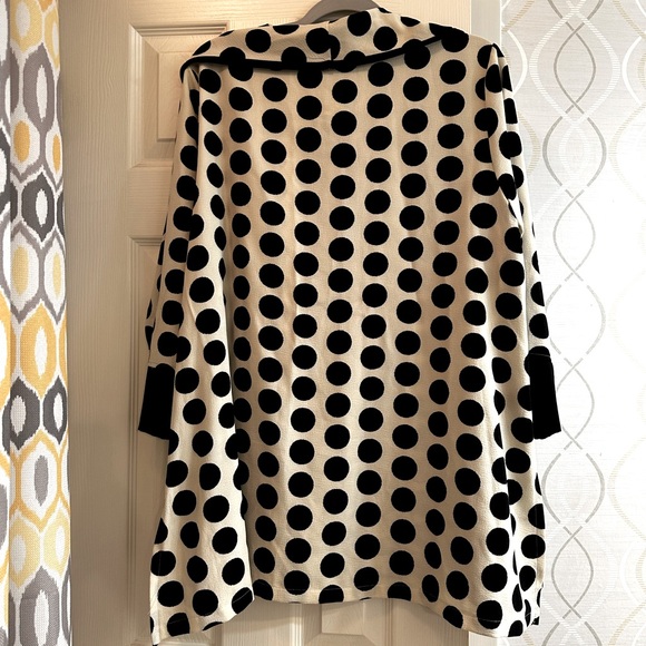 Ali Miles XL pullover white and black polka dot top with cowl neck large buttons - Picture 5 of 8